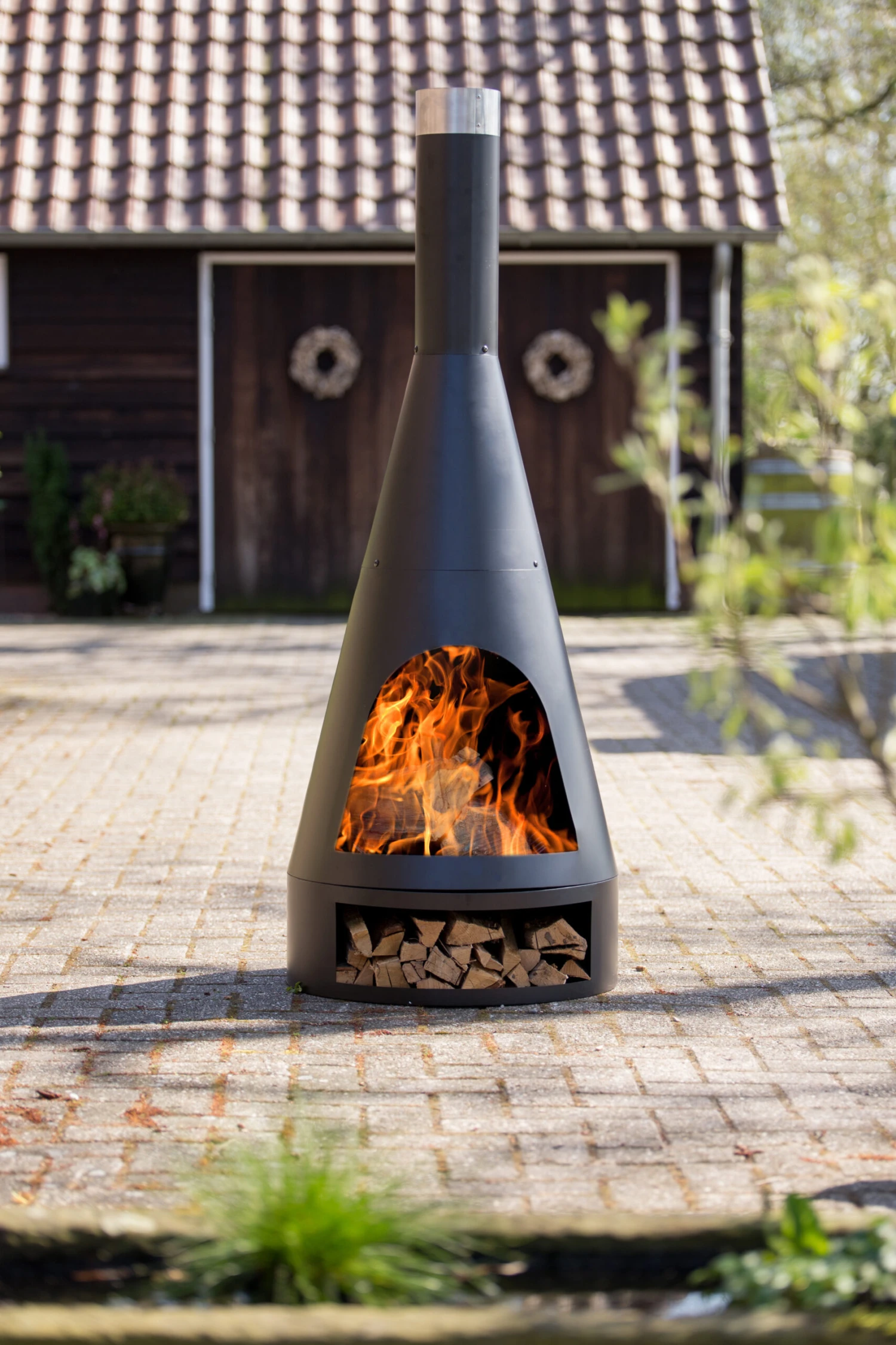 RedFire Terrashaard Fireplace Kingston Medium Met Houtopslag 3 RedFire Terrashaard Fireplace Kingston Medium Met Houtopslag