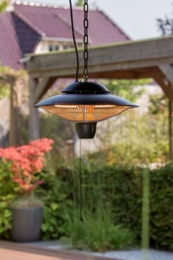 Sunred Terrasverwarmer Heater Barcelona Hanging 1500 13 Sunred Terrasverwarmer Heater Barcelona Hanging 1500 -Tuin Decoratie BAR 1500H Lifestyle 01 Large