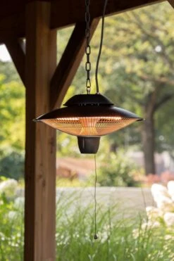 Sunred Terrasverwarmer Heater Barcelona Hanging 1500 15 Sunred Terrasverwarmer Heater Barcelona Hanging 1500 -Tuin Decoratie BAR 1500H Lifestyle 03 Large