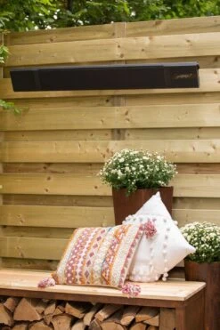 Sunred Terrasverwarmer Heater Nero Wall Hanging 2400 -Tuin Decoratie NER 2400 Lifestyle 01 Large